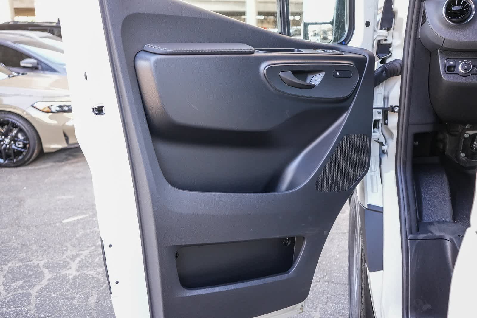 Thumbnail: 2026 Mercedes-Benz Sprinter - 21