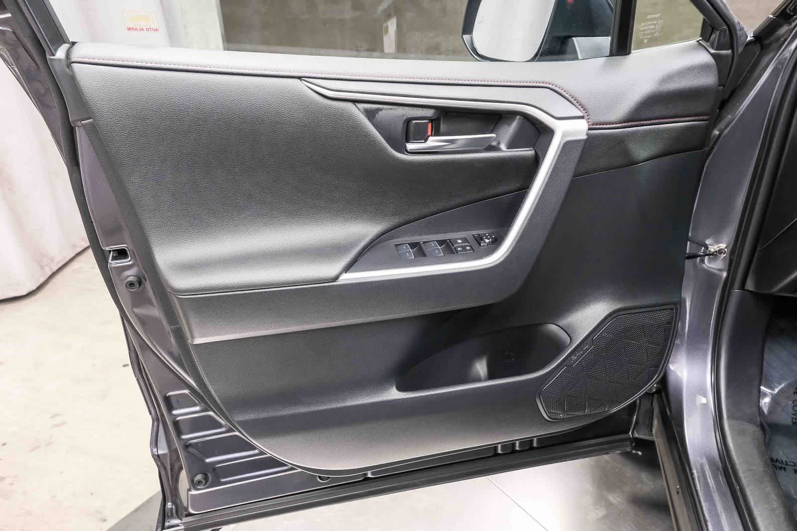 Thumbnail: 2022 Toyota RAV4 - 27