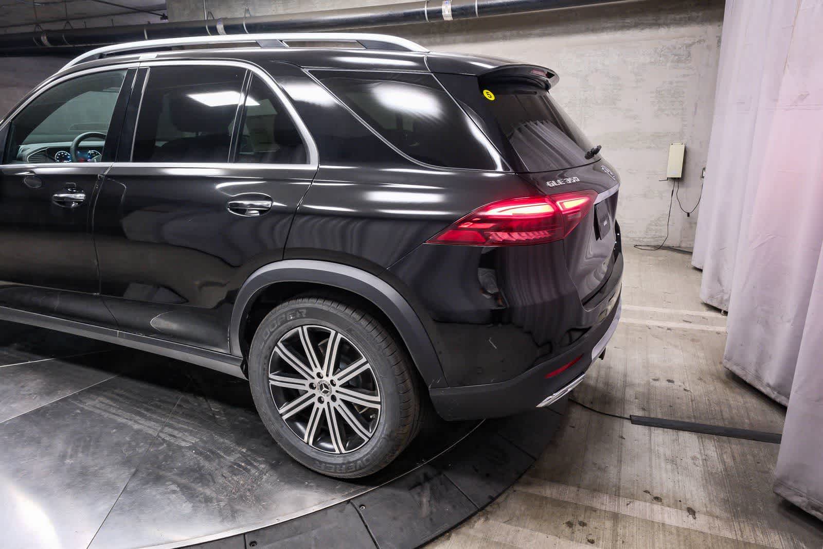 Thumbnail: 2026 Mercedes-Benz GLE - 8