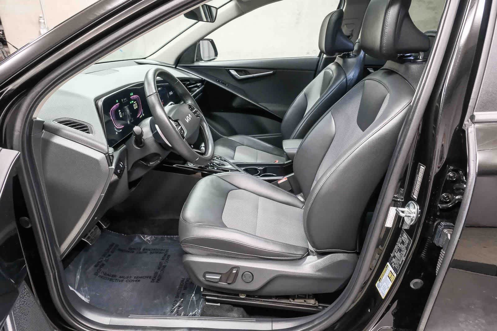Thumbnail: 2023 Kia Niro - 21