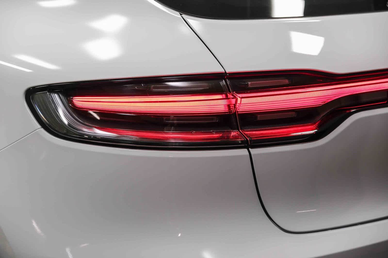 Thumbnail: 2024 Porsche Macan - 7