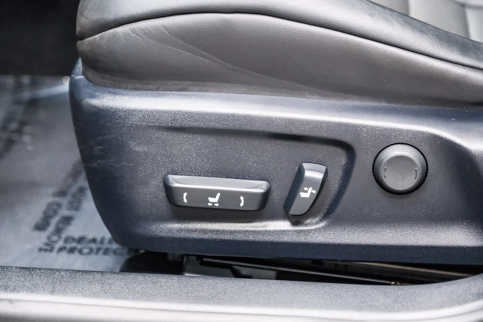 Thumbnail: 2017 Lexus IS - 24