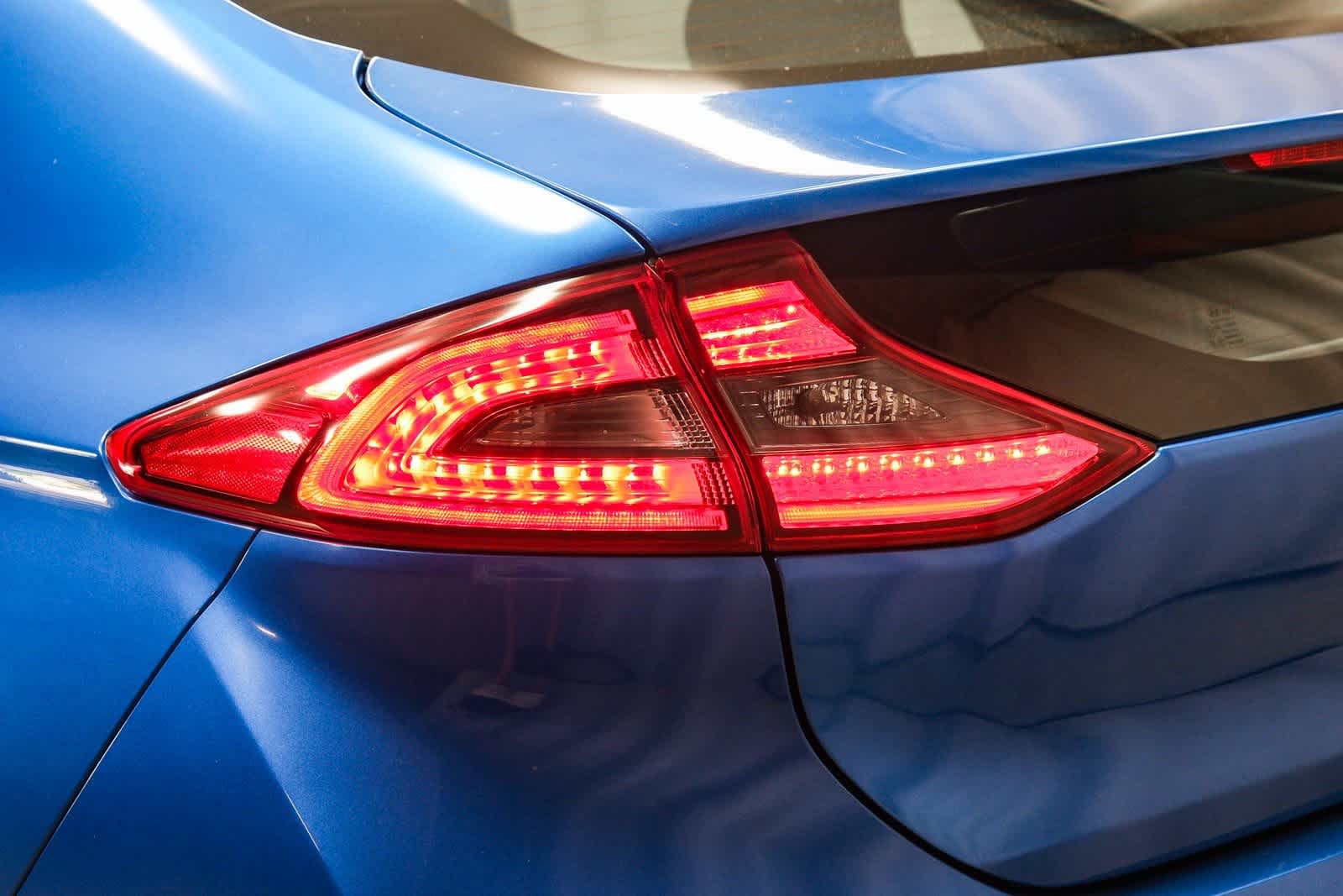Thumbnail: 2018 Hyundai Ioniq - 7