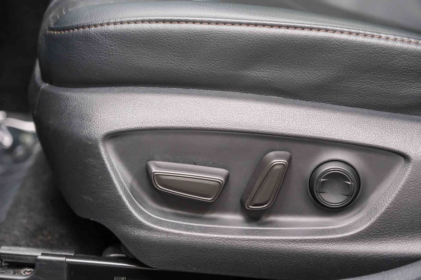 Thumbnail: 2019 Toyota Camry - 24