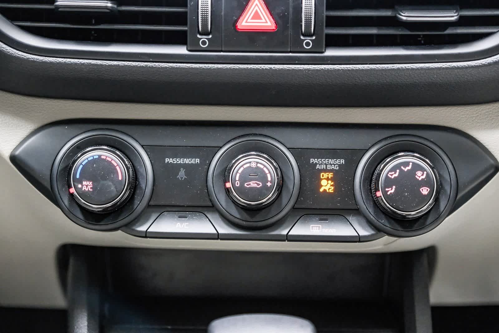 Thumbnail: 2022 Kia Forte - 15