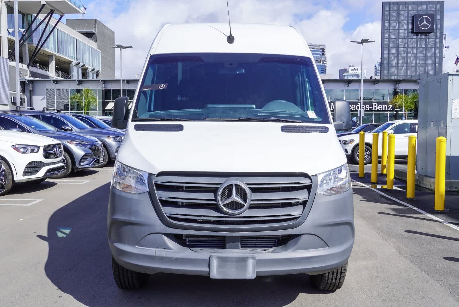 Thumbnail: 2019 Mercedes-Benz Sprinter - 4