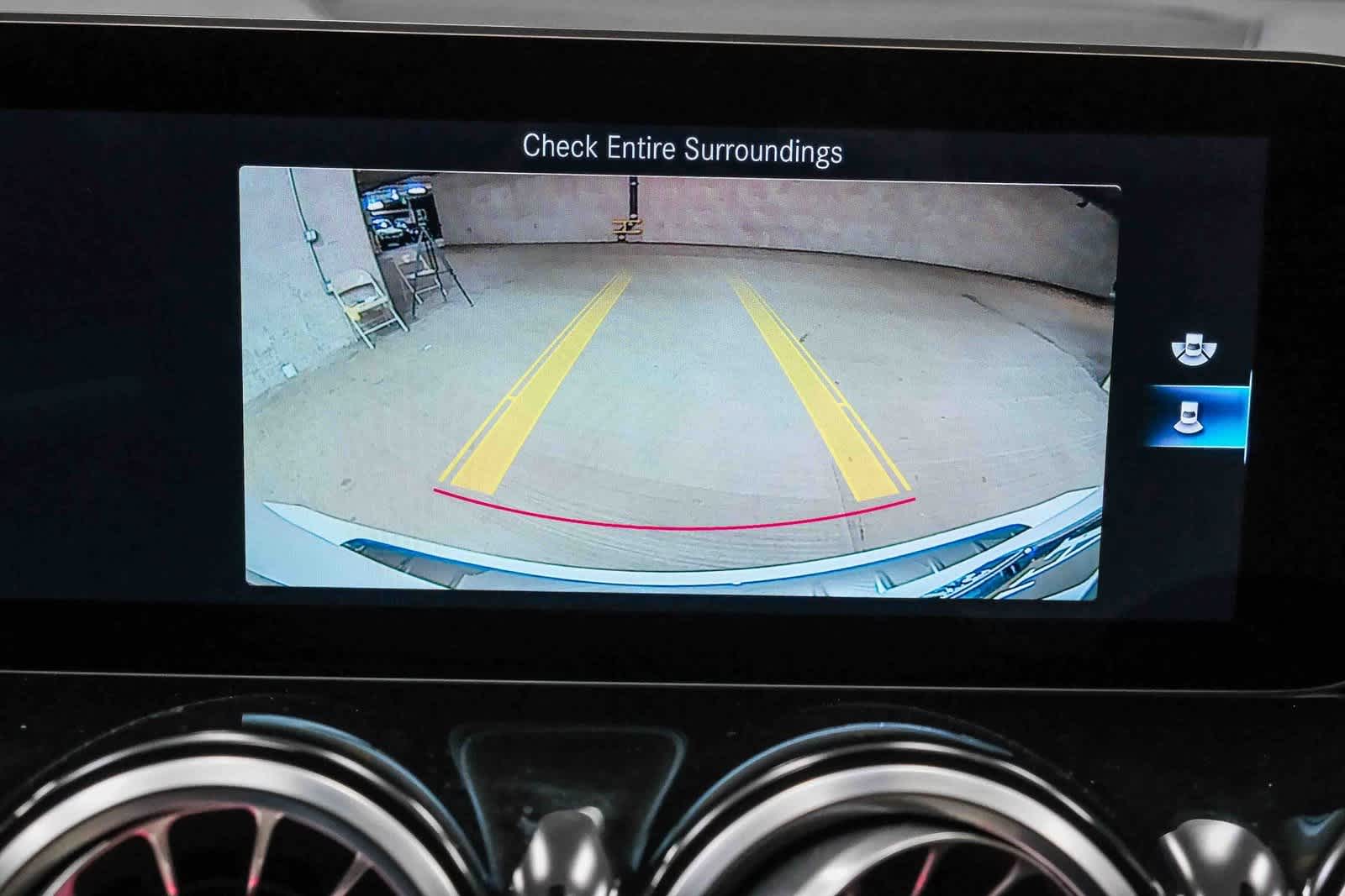 Thumbnail: 2021 Mercedes-Benz GLB - 26