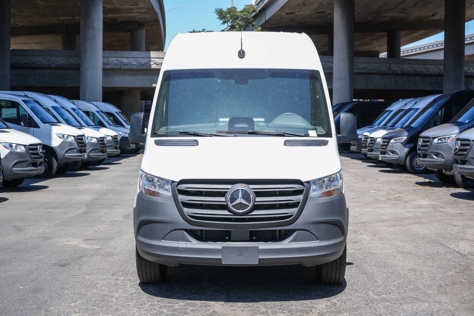 Thumbnail: 2025 Mercedes-Benz eSprinter - 2
