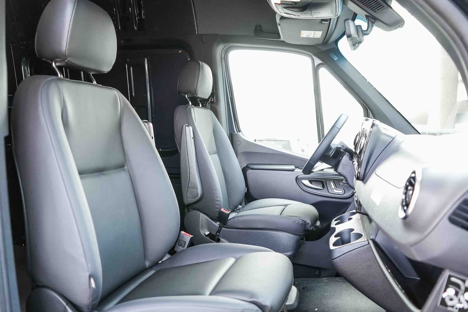 Thumbnail: 2026 Mercedes-Benz Sprinter - 16