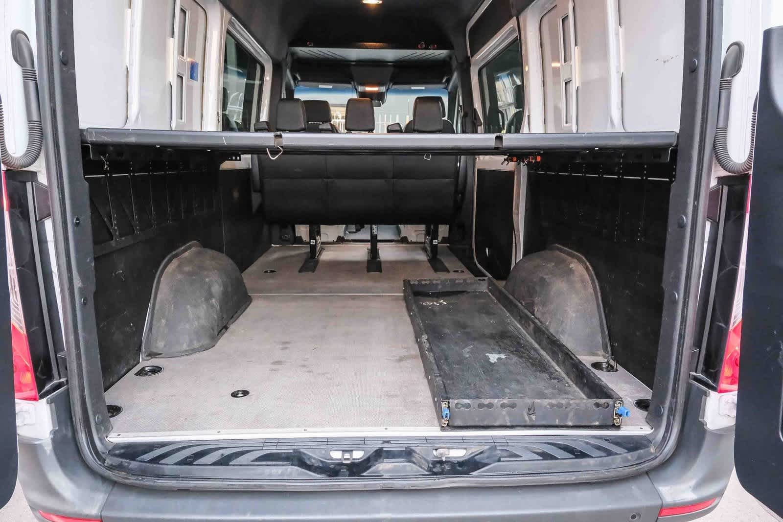 Thumbnail: 2022 Mercedes-Benz Sprinter - 28