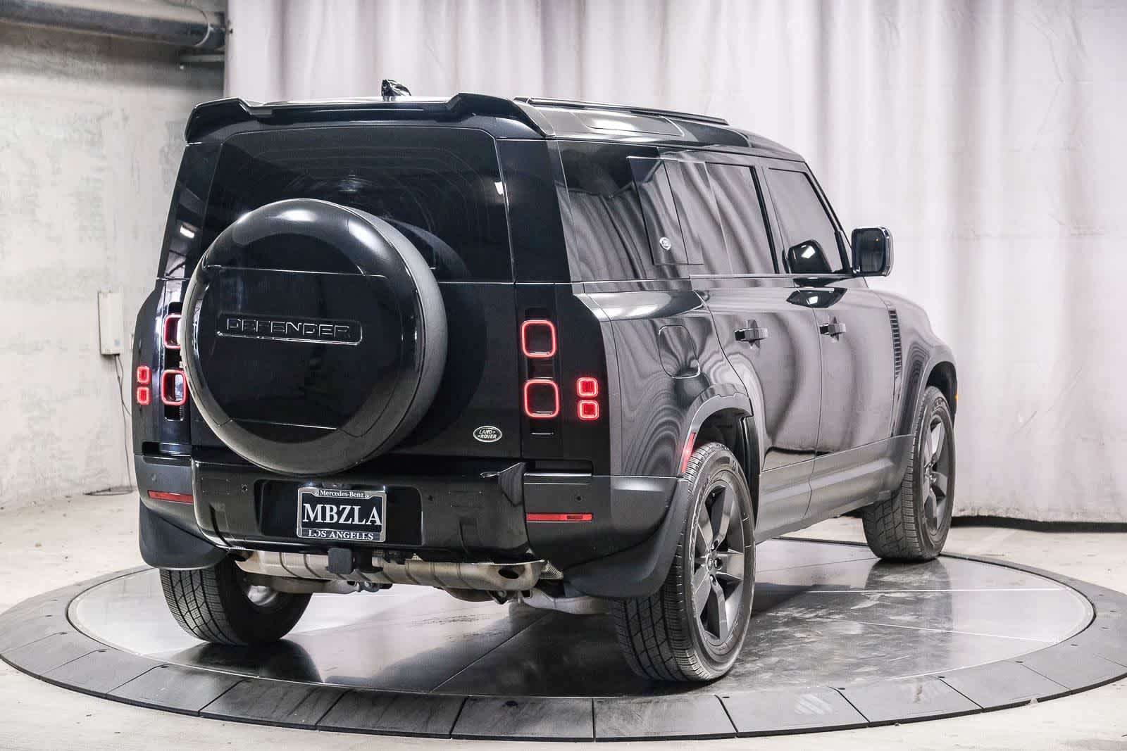 Thumbnail: 2022 Land Rover Defender - 4