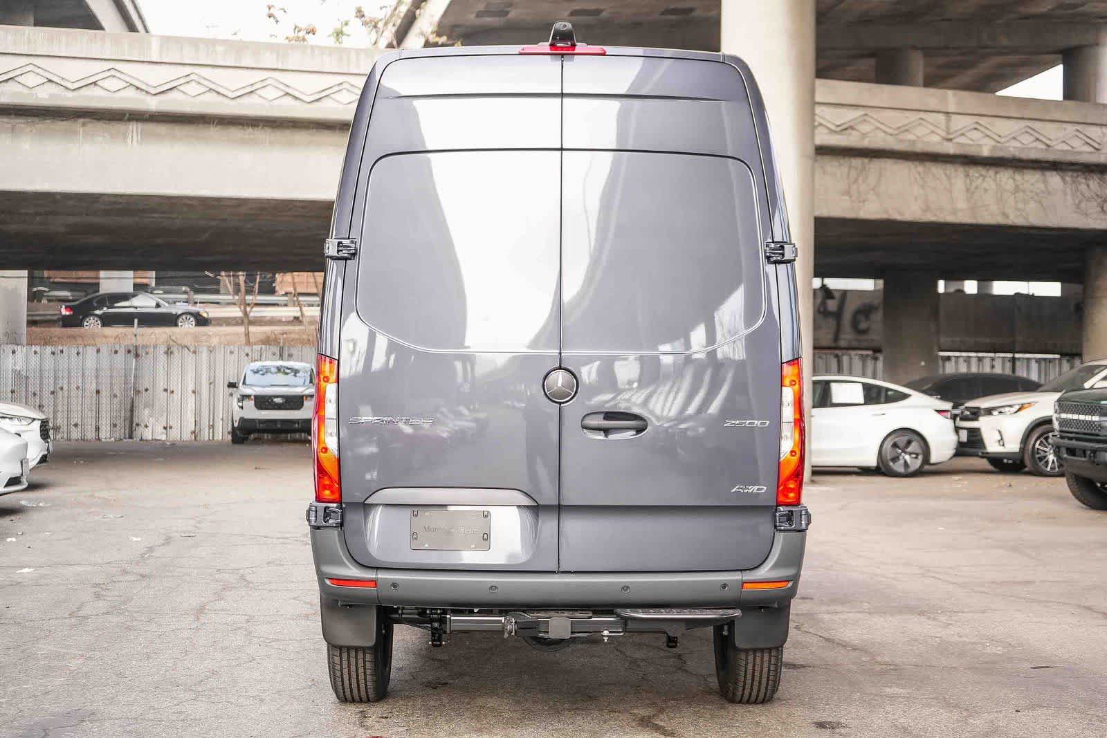 Thumbnail: 2026 Mercedes-Benz Sprinter - 7