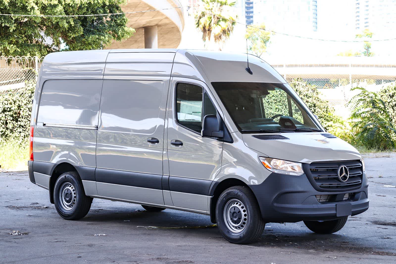 Thumbnail: 2026 Mercedes-Benz Sprinter - 3