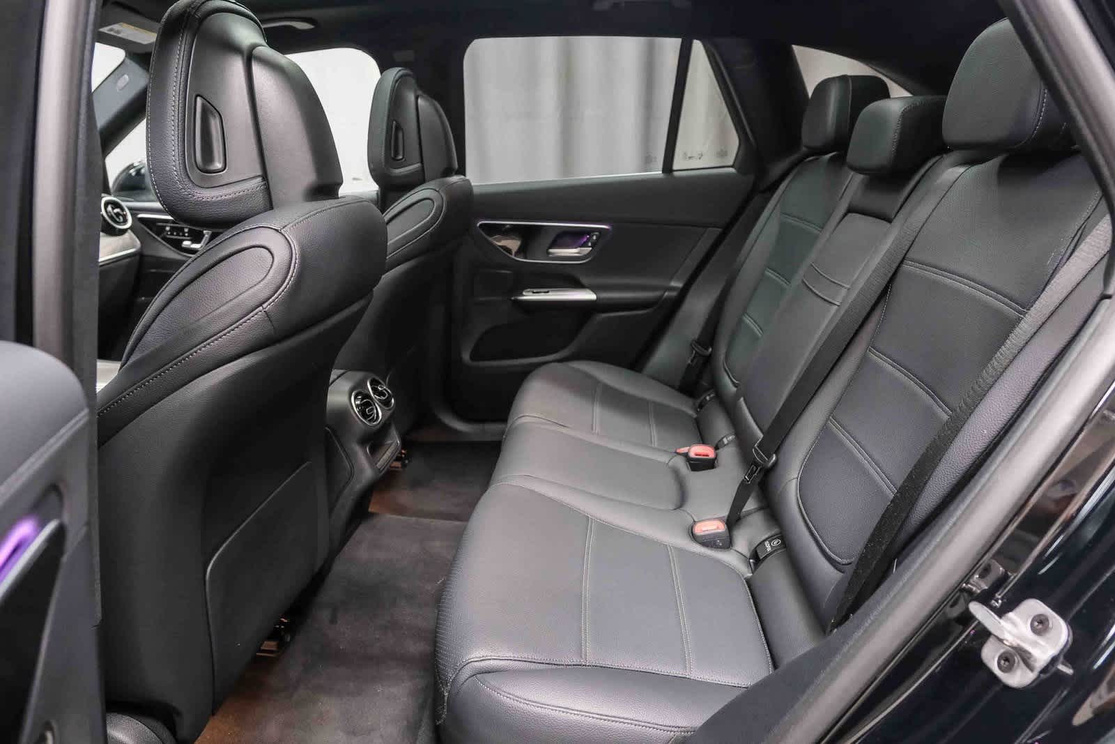 Thumbnail: 2025 Mercedes-Benz GLC - 17