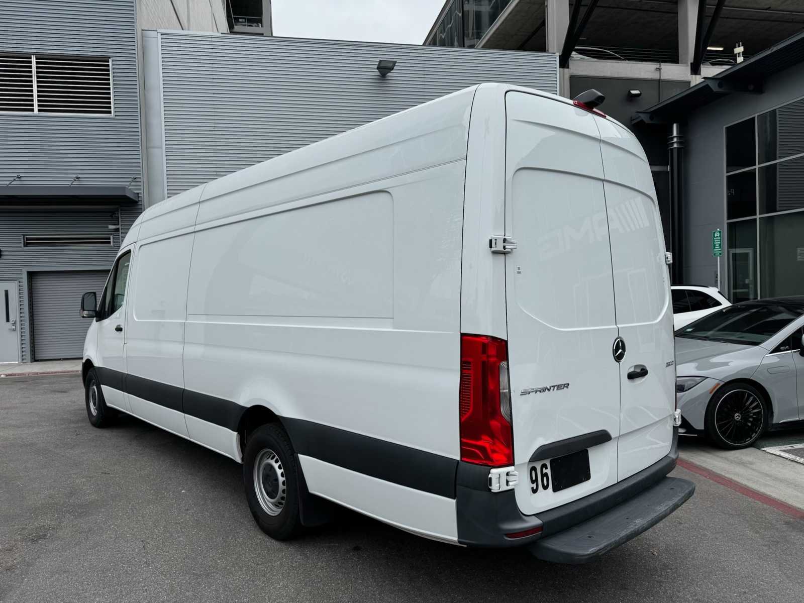 Thumbnail: 2022 Mercedes-Benz Sprinter - 3