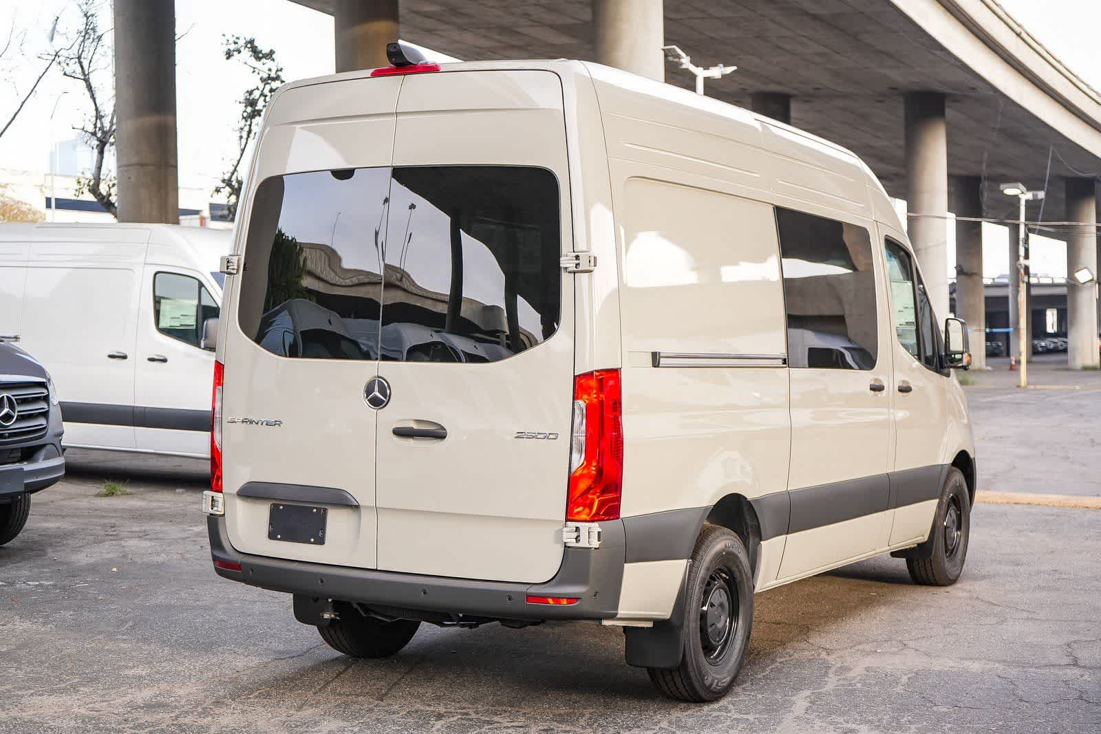 Thumbnail: 2026 Mercedes-Benz Sprinter - 6