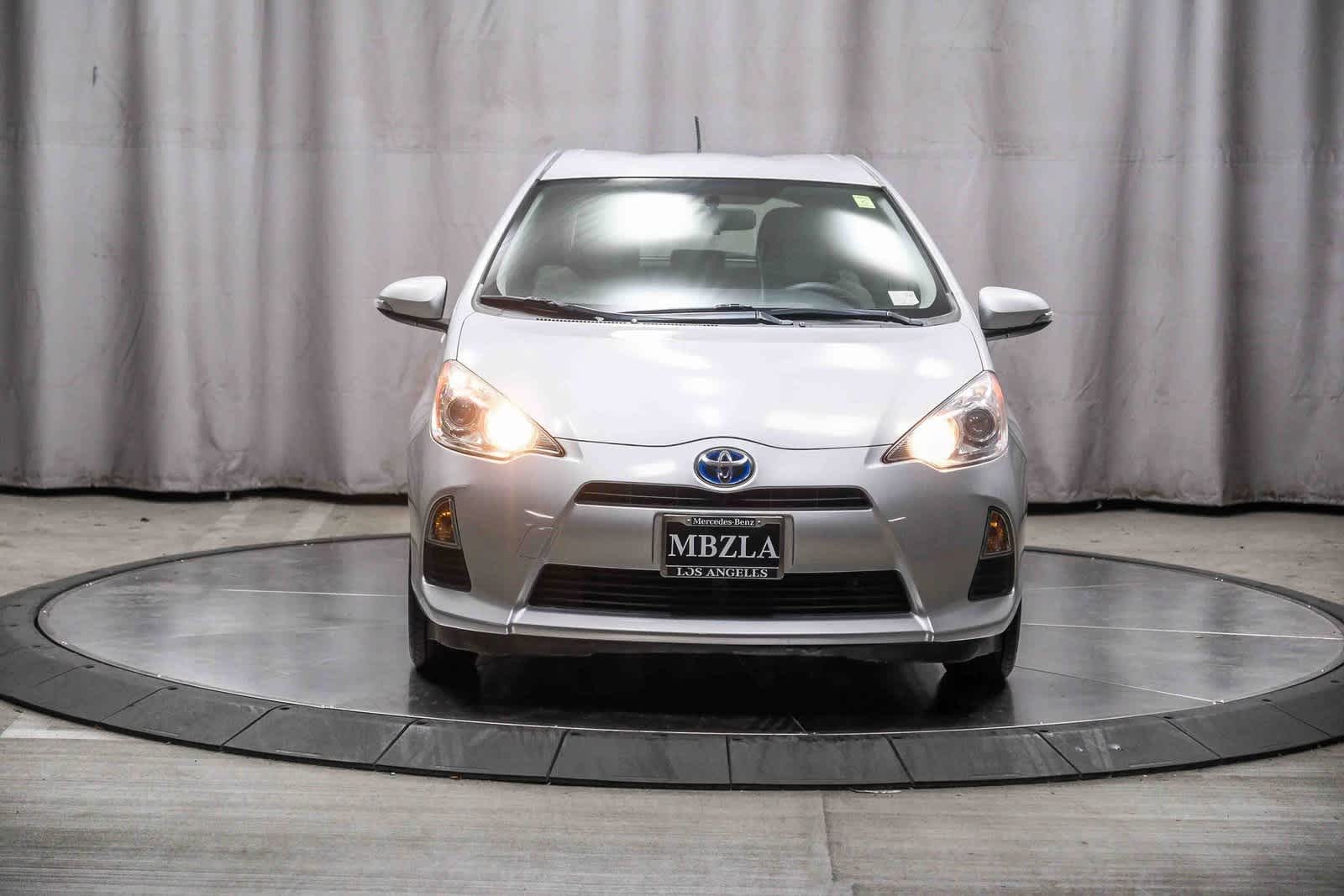 Thumbnail: 2014 Toyota Prius c - 6