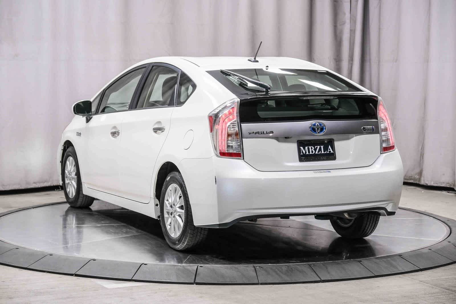 Thumbnail: 2015 Toyota Prius - 2
