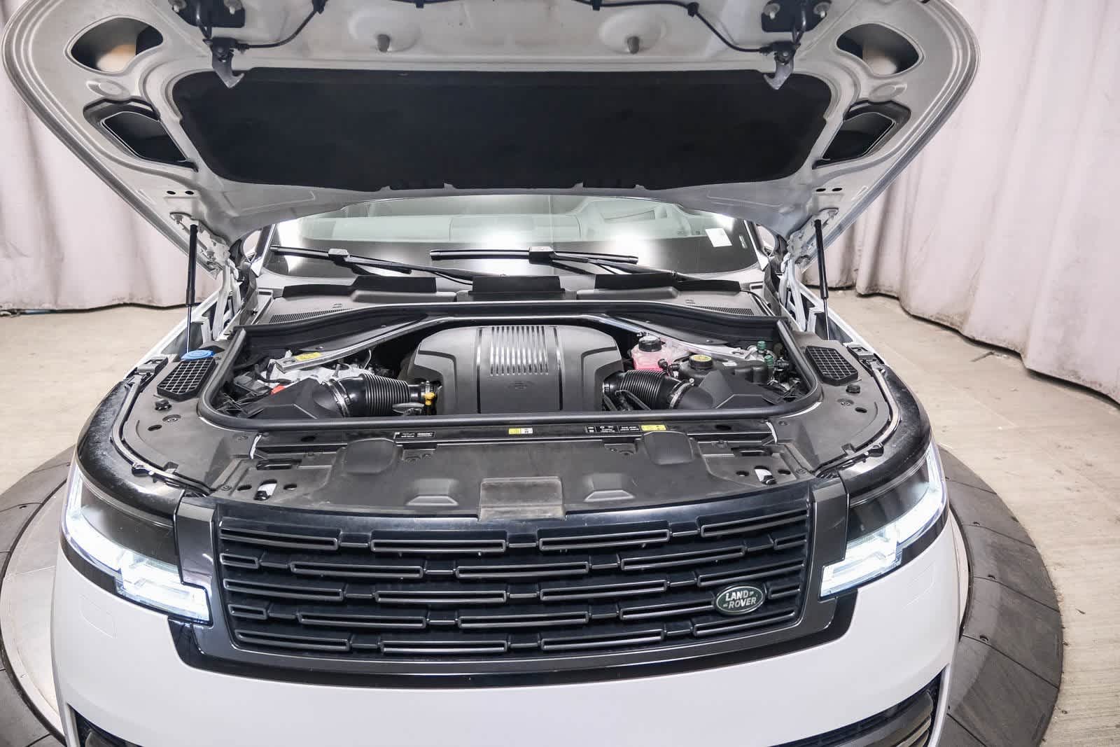 Thumbnail: 2024 Land Rover Range Rover - 26