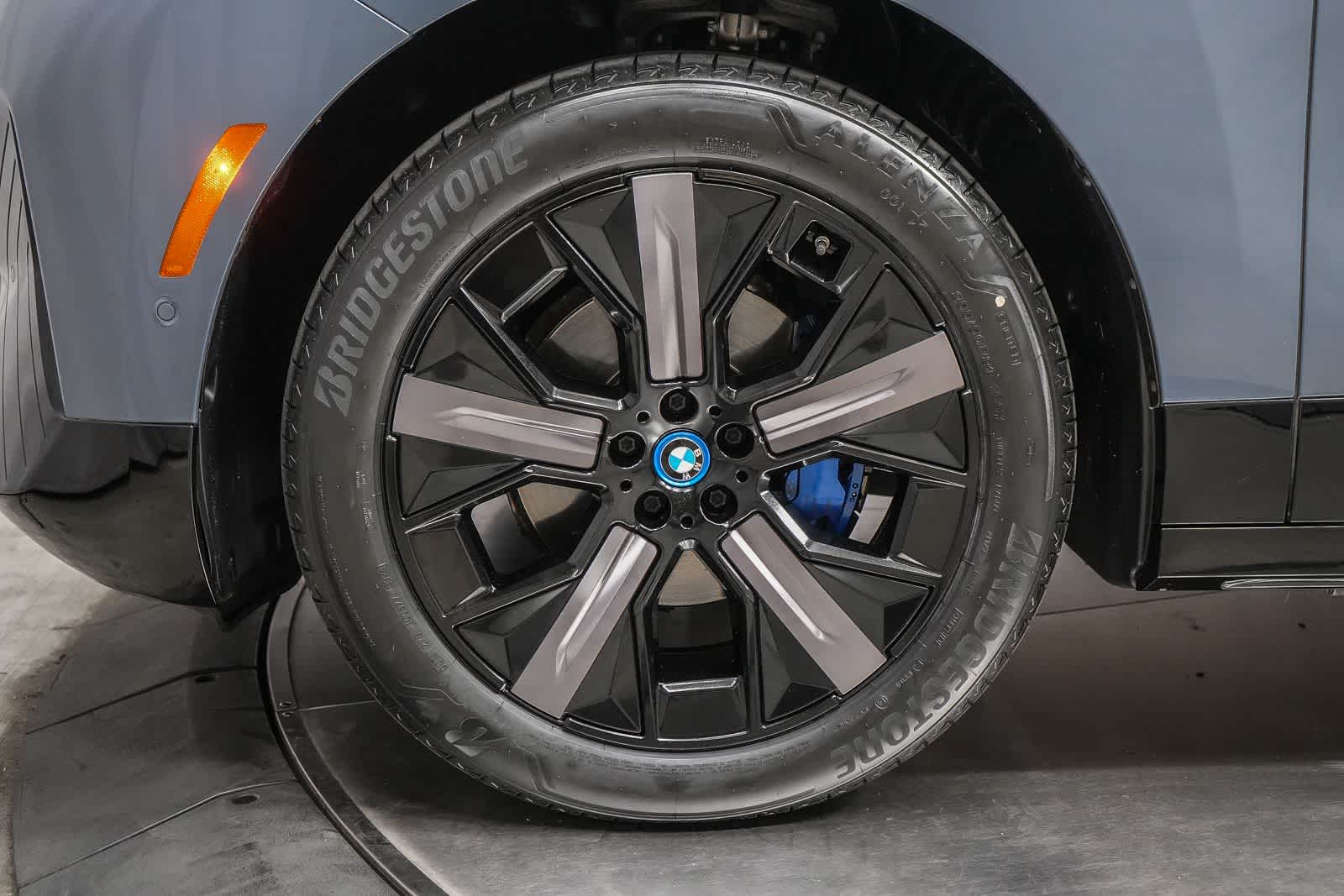 Thumbnail: 2023 BMW iX - 12