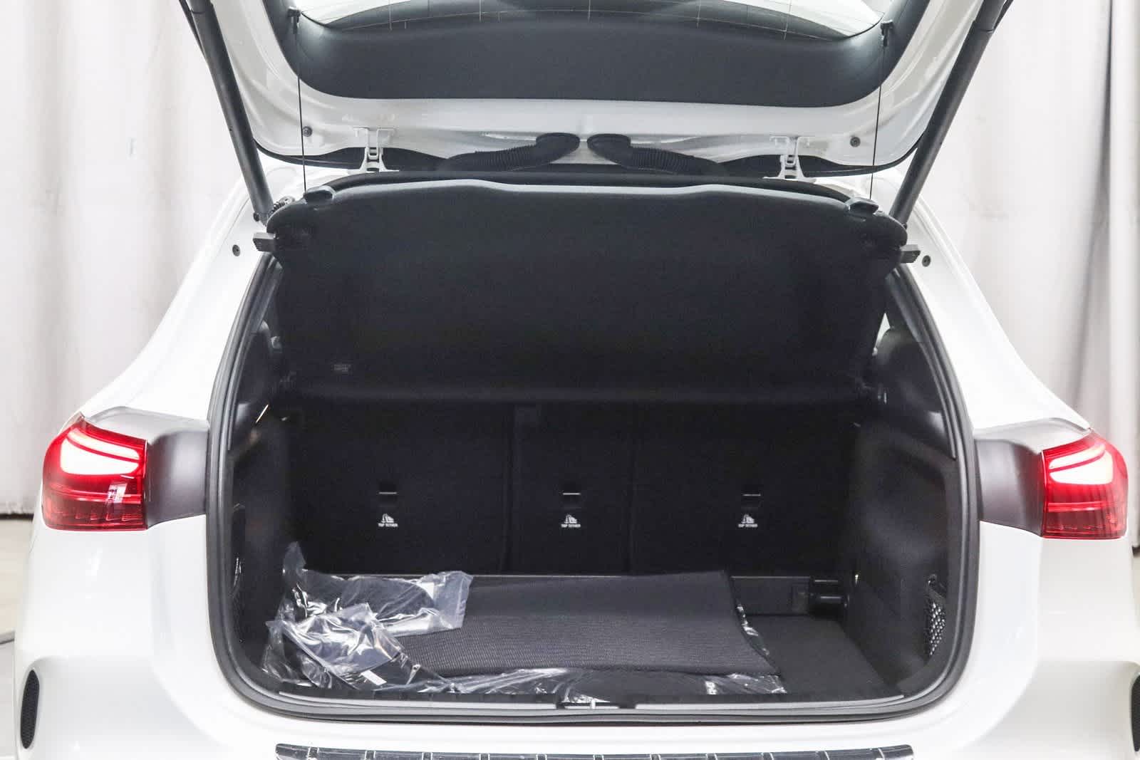 Thumbnail: 2025 Mercedes-Benz GLA - 24