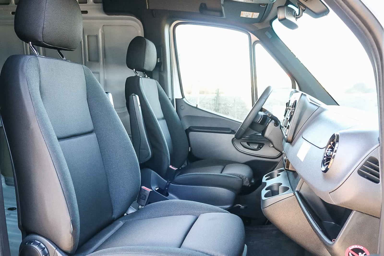 Thumbnail: 2026 Mercedes-Benz Sprinter - 16