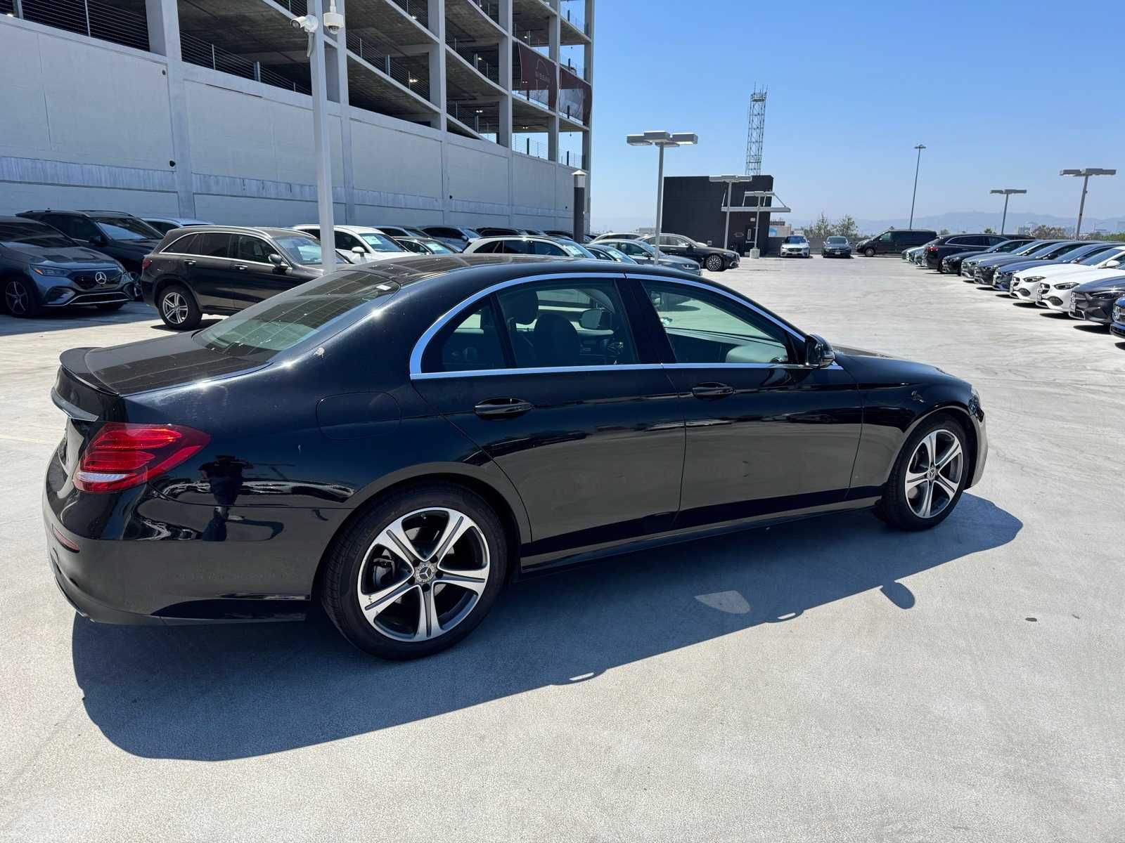 Thumbnail: 2019 Mercedes-Benz E-Class - 3