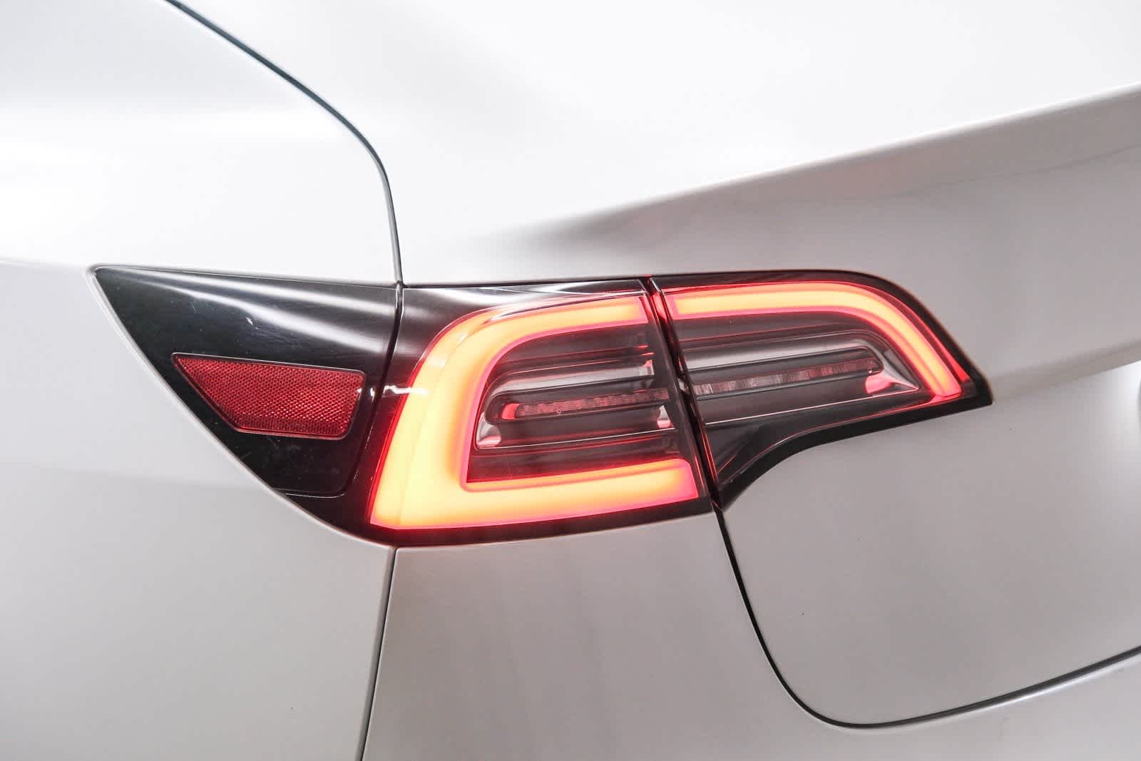 Thumbnail: 2021 Tesla Model 3 - 7