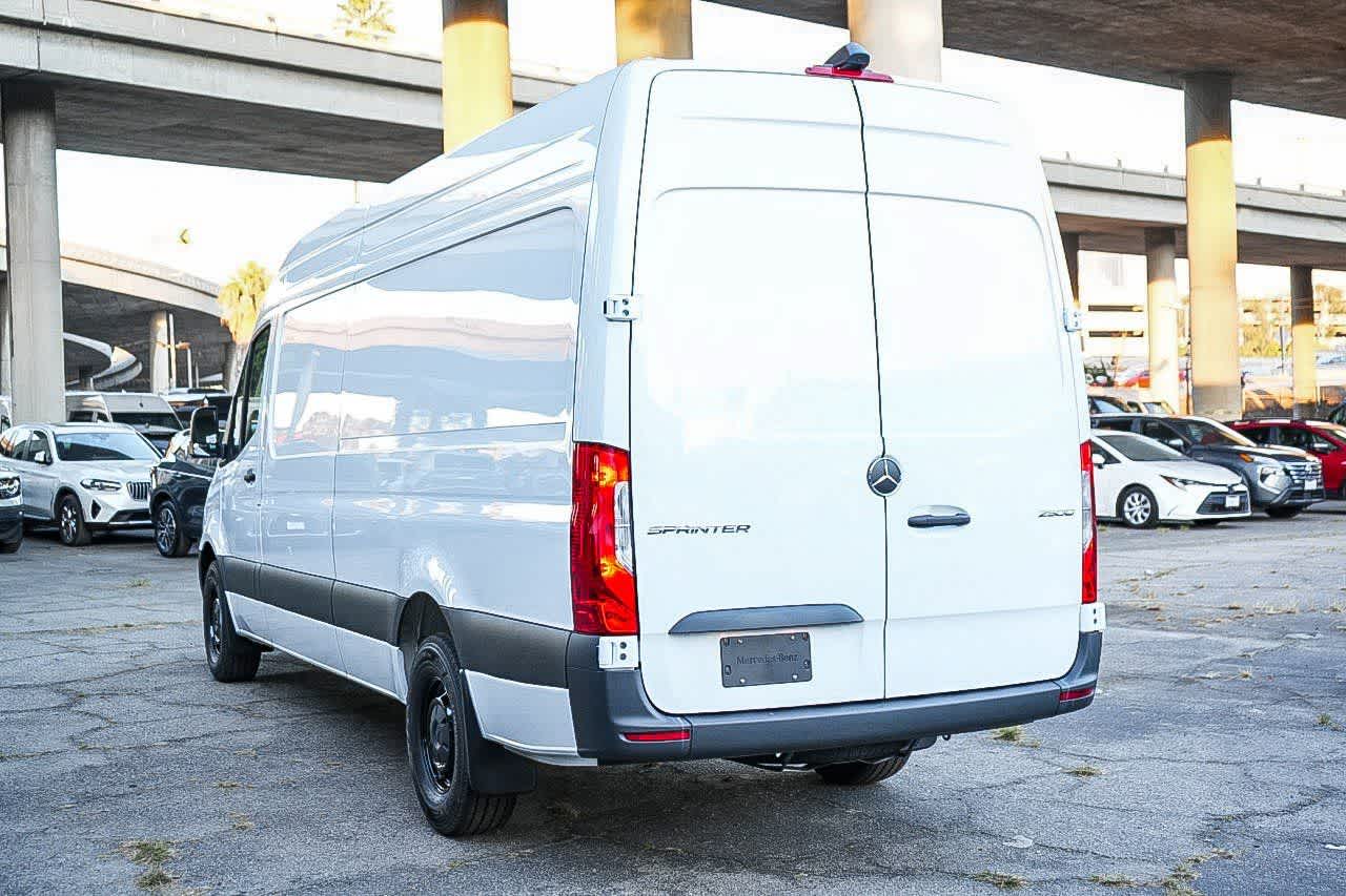 Thumbnail: 2026 Mercedes-Benz Sprinter - 8