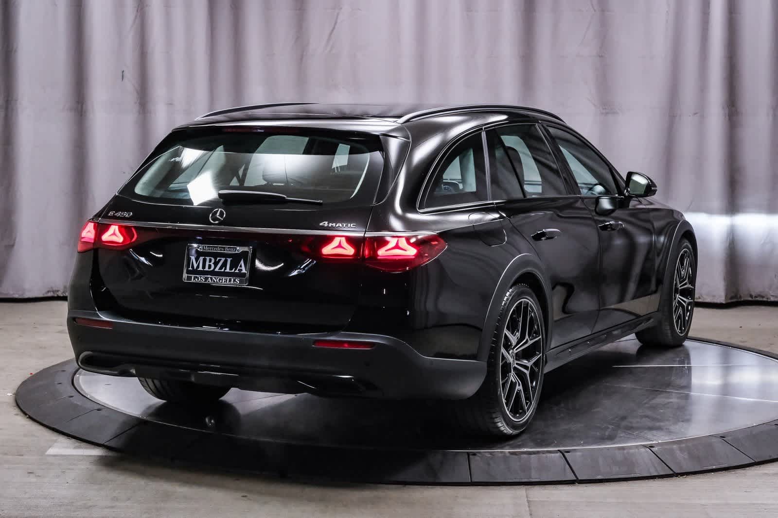 Thumbnail: 2025 Mercedes-Benz E-Class - 4