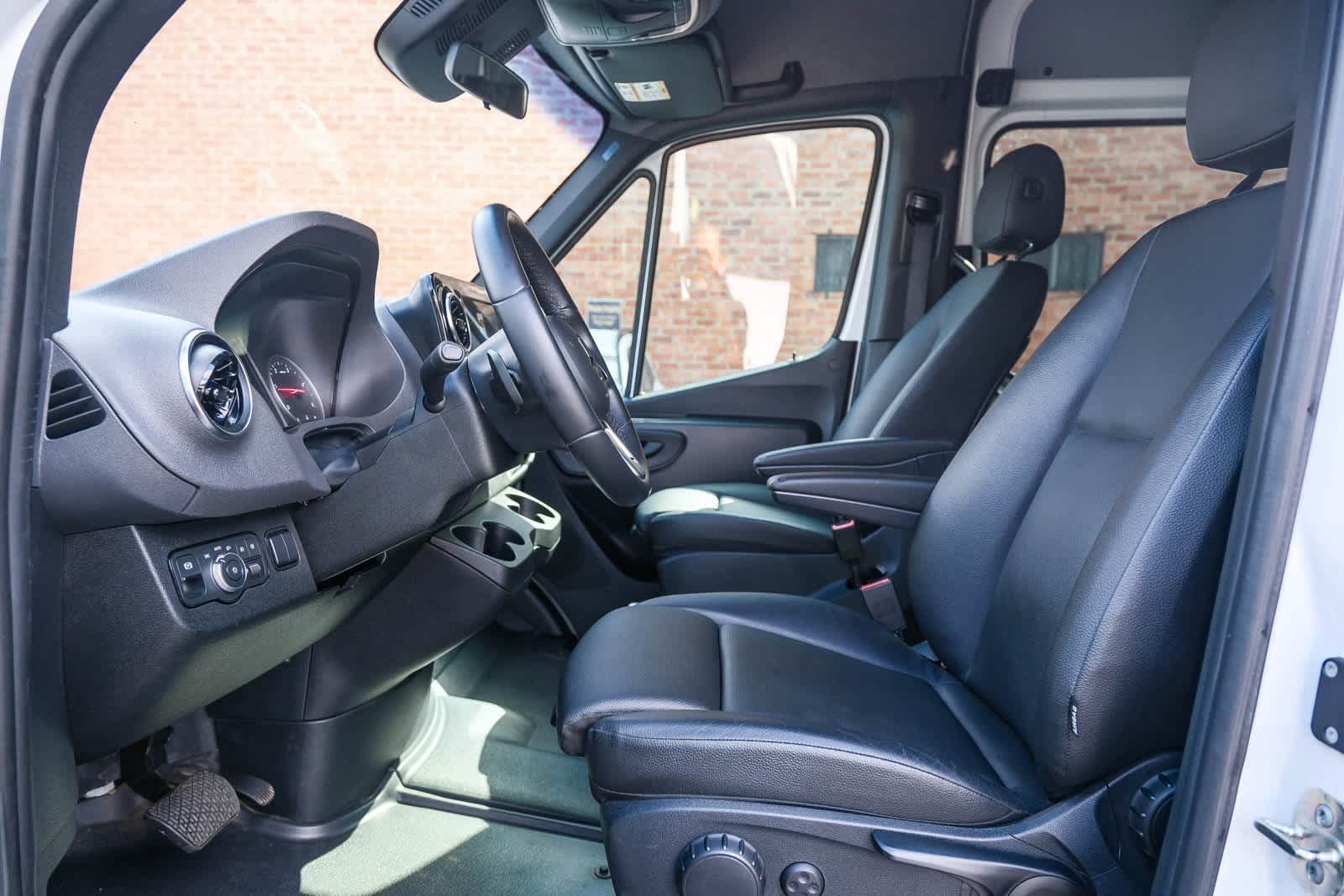 Thumbnail: 2024 Mercedes-Benz Sprinter - 21