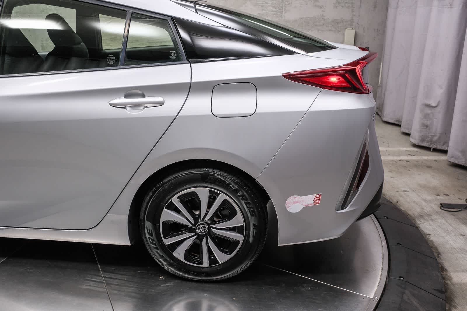 Thumbnail: 2017 Toyota Prius Prime - 8