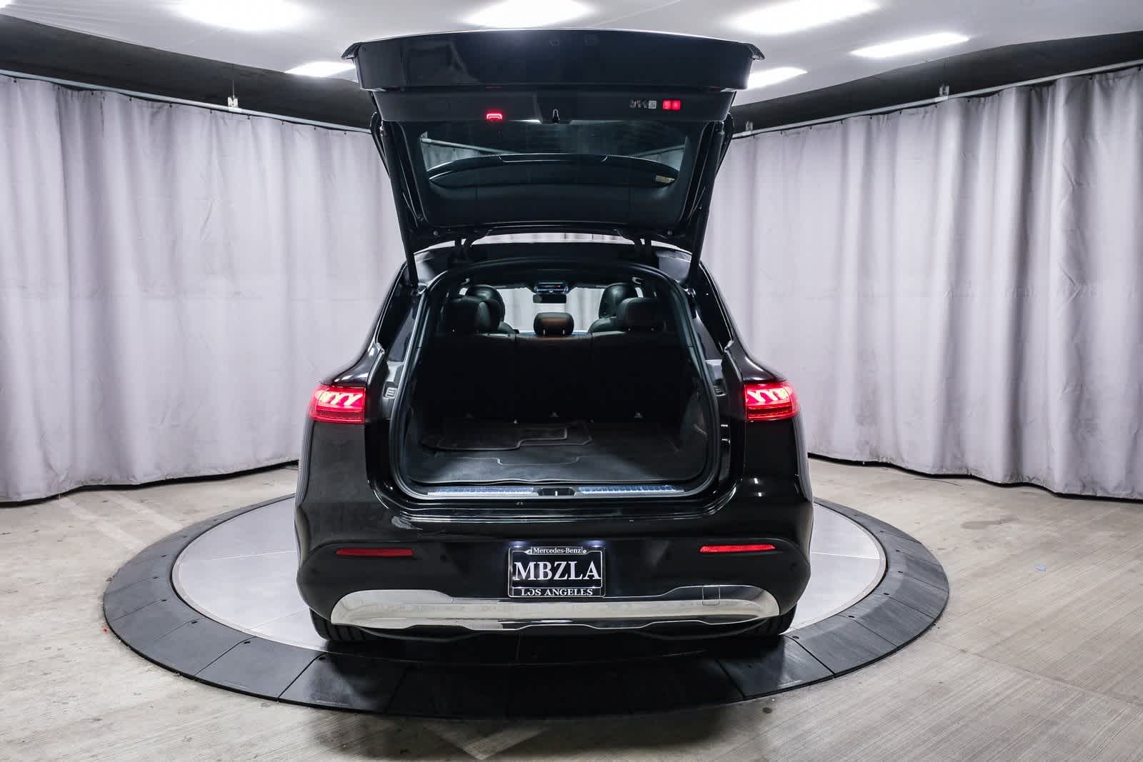 Thumbnail: 2023 Mercedes-Benz EQS - 24