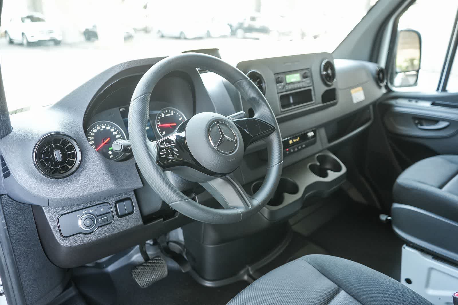 Thumbnail: 2026 Mercedes-Benz Sprinter - 13