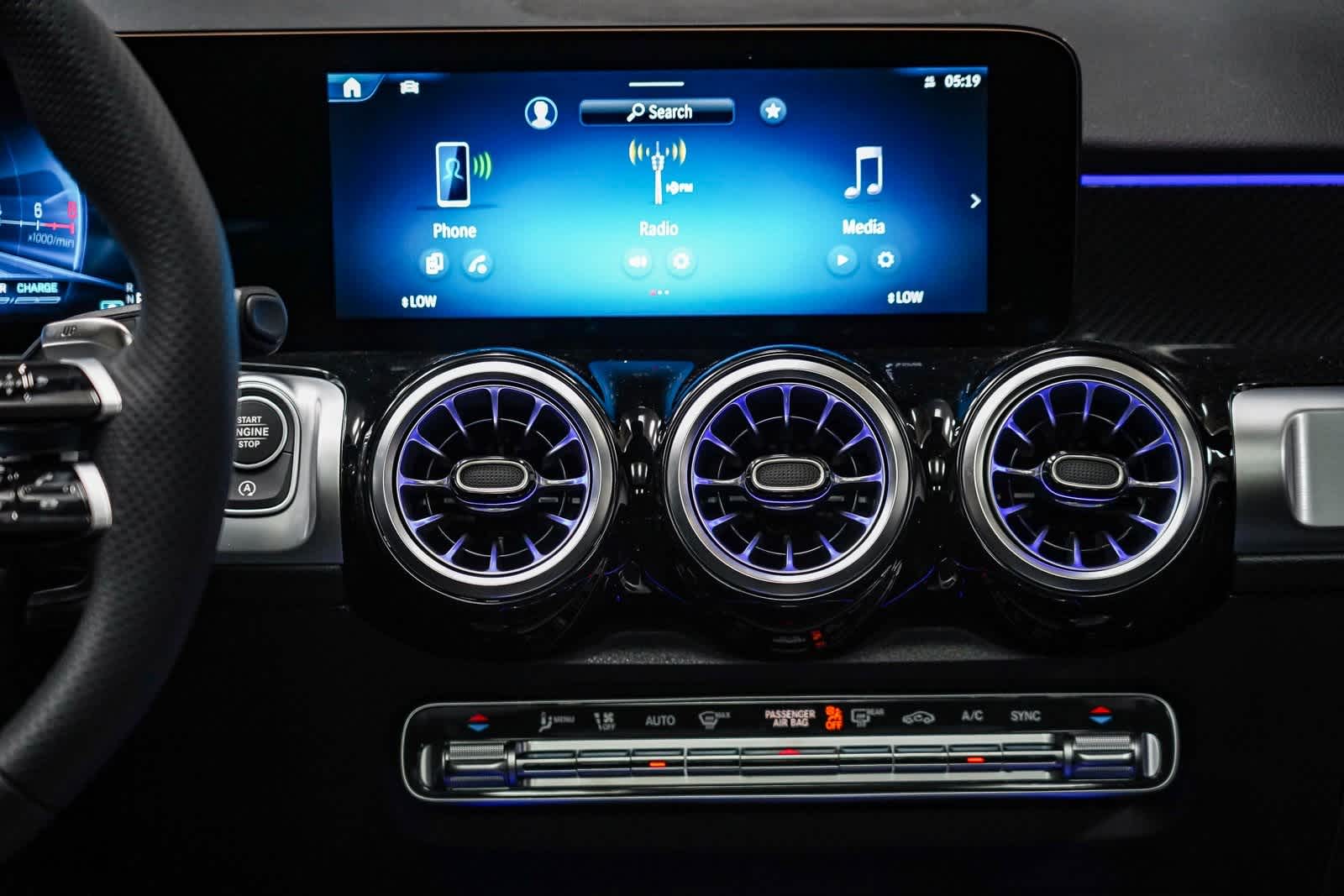 Thumbnail: 2025 Mercedes-Benz GLB - 13