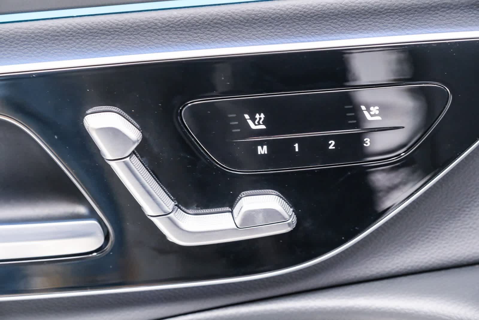 Thumbnail: 2025 Mercedes-Benz E-Class - 22