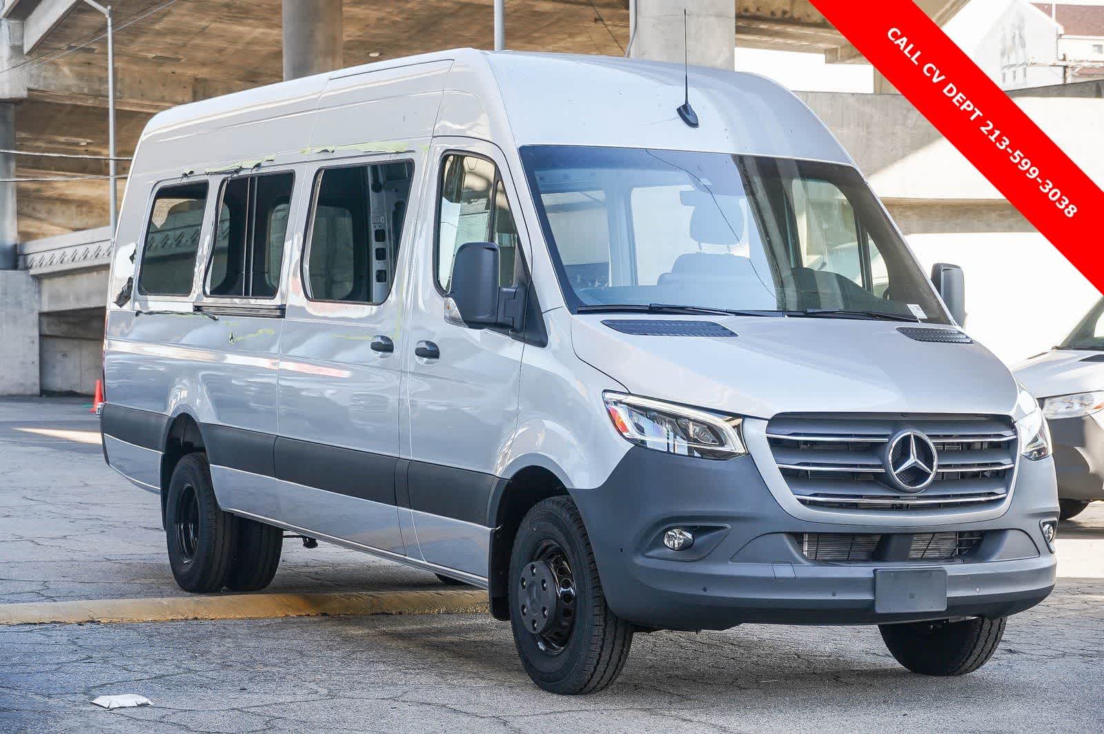 Thumbnail: 2024 Mercedes-Benz Sprinter - 10