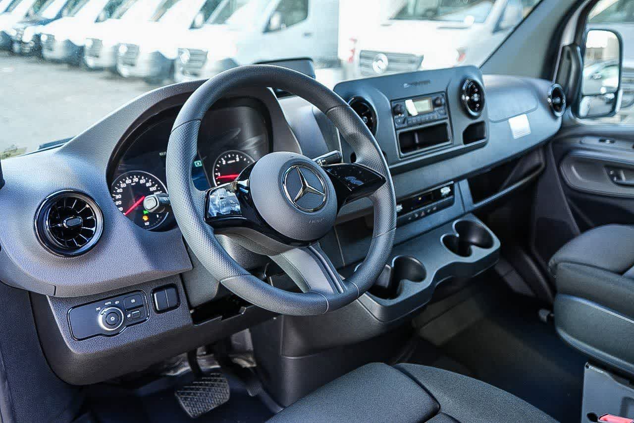 Thumbnail: 2026 Mercedes-Benz Sprinter - 12