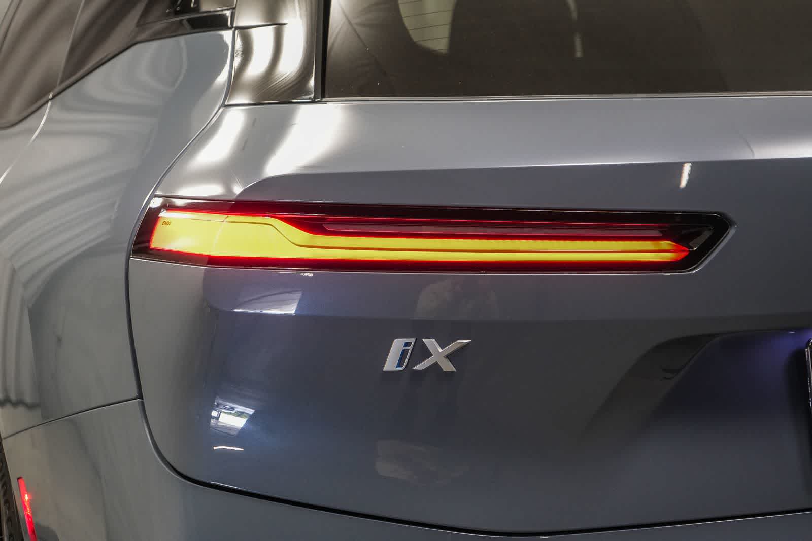 Thumbnail: 2023 BMW iX - 10