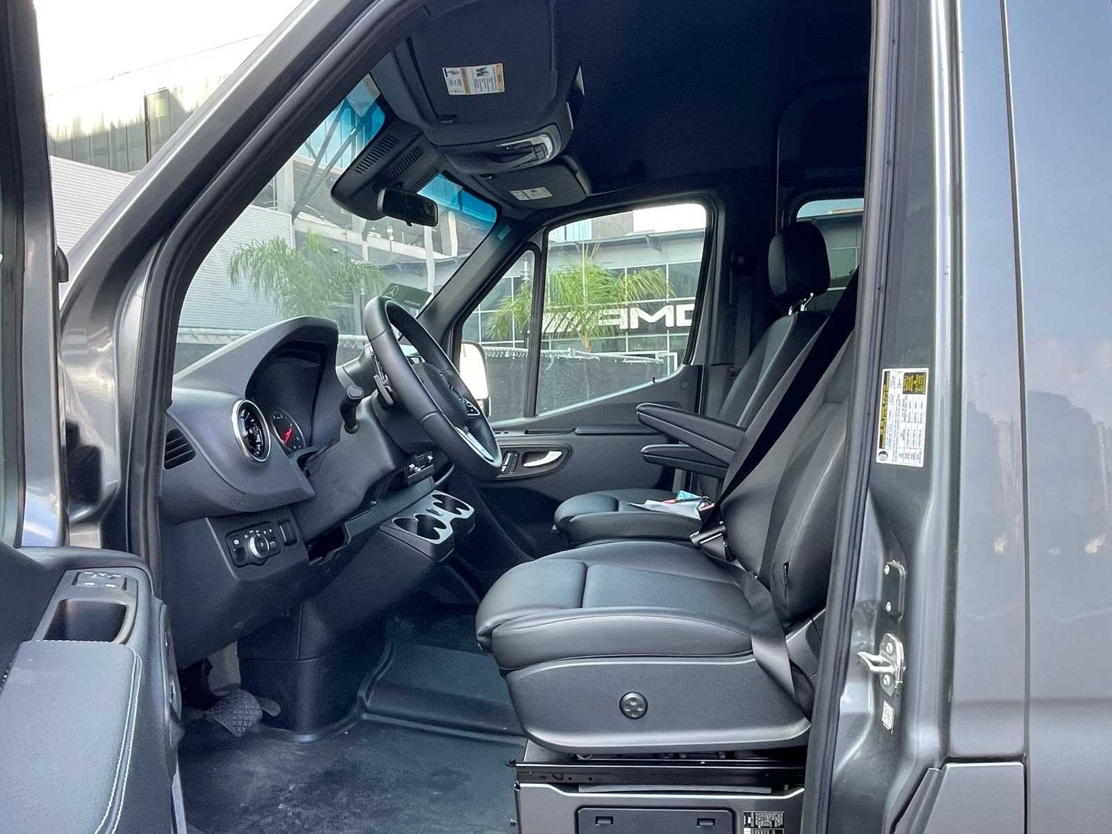 Thumbnail: 2024 Mercedes-Benz Sprinter - 5