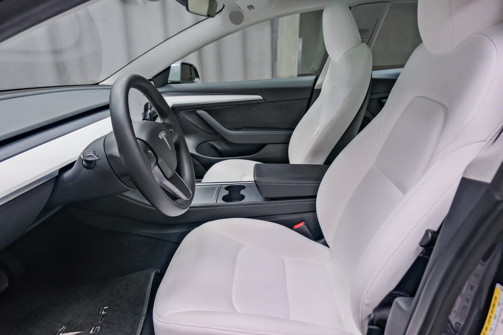 Thumbnail: 2023 Tesla Model 3 - 17