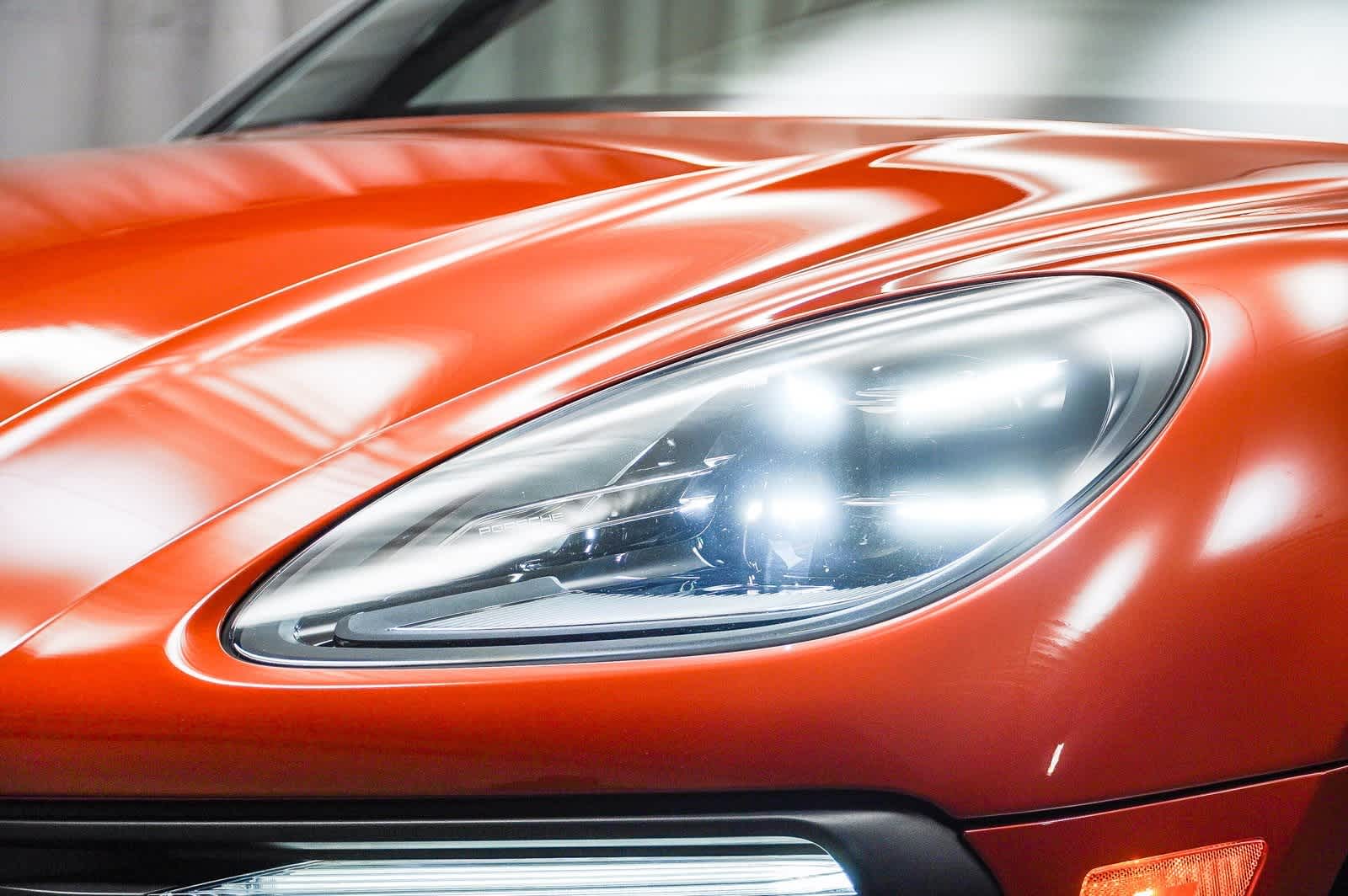 2023 Porsche Macan S 8