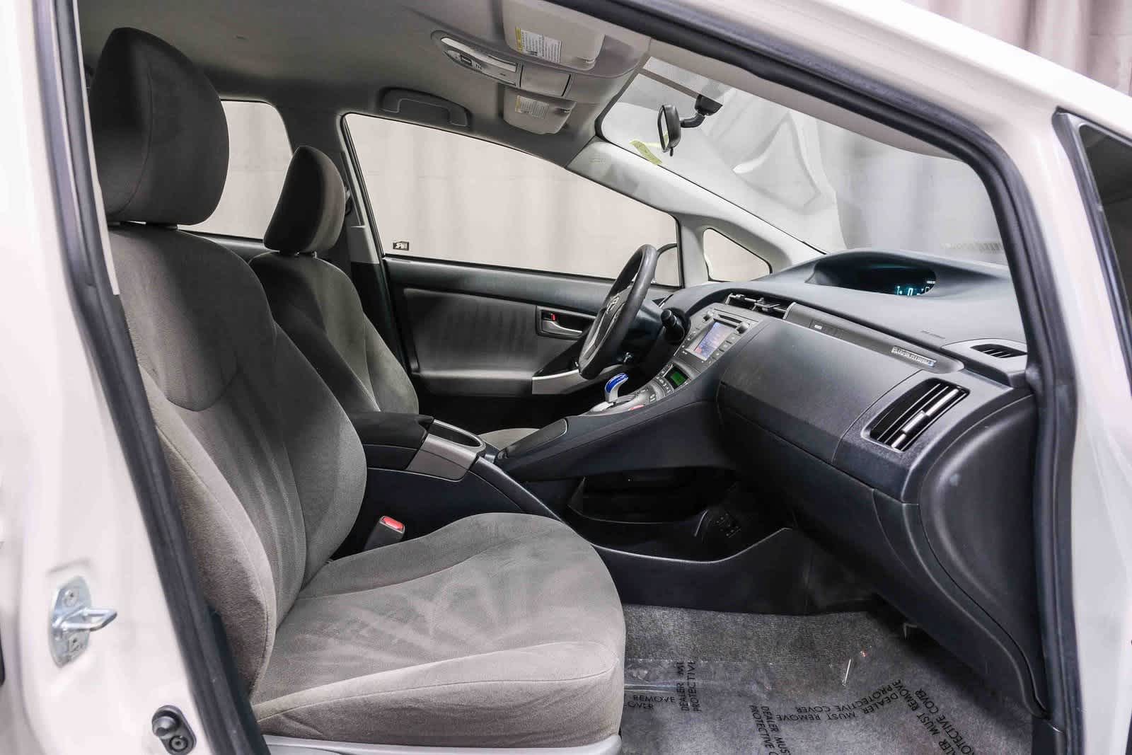 Thumbnail: 2015 Toyota Prius - 14