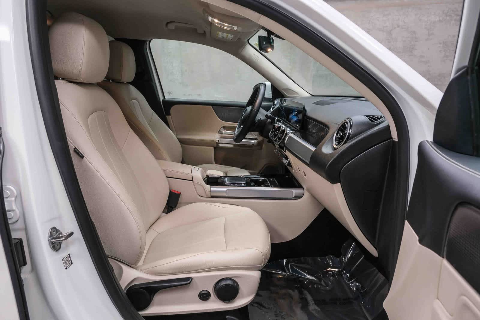 Thumbnail: 2022 Mercedes-Benz GLB - 17