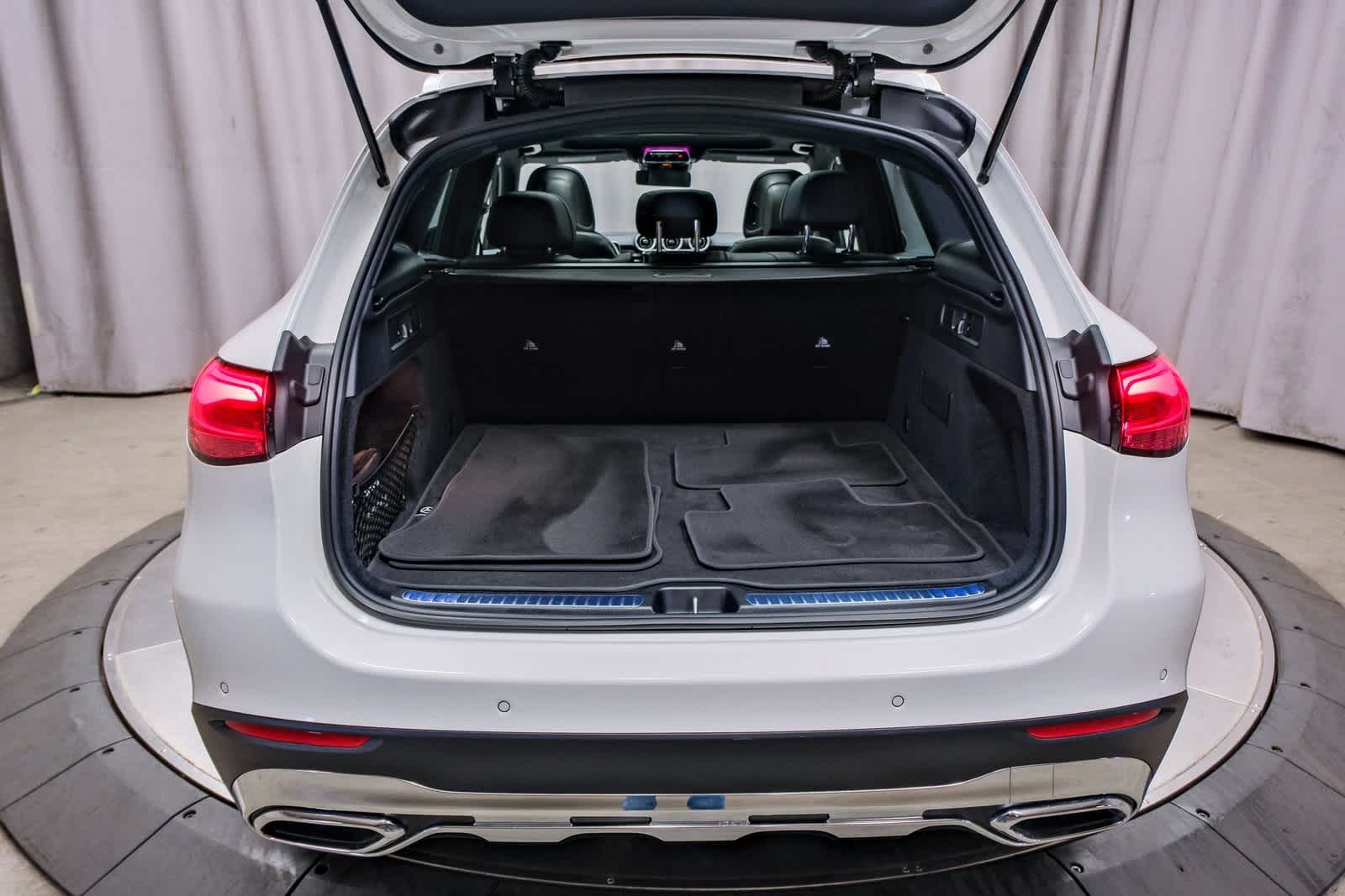 Thumbnail: 2025 Mercedes-Benz GLC - 24