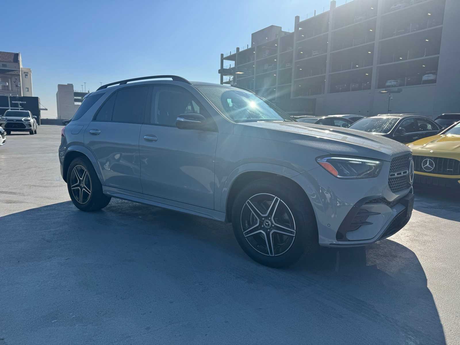 Thumbnail: 2025 Mercedes-Benz GLE - 2