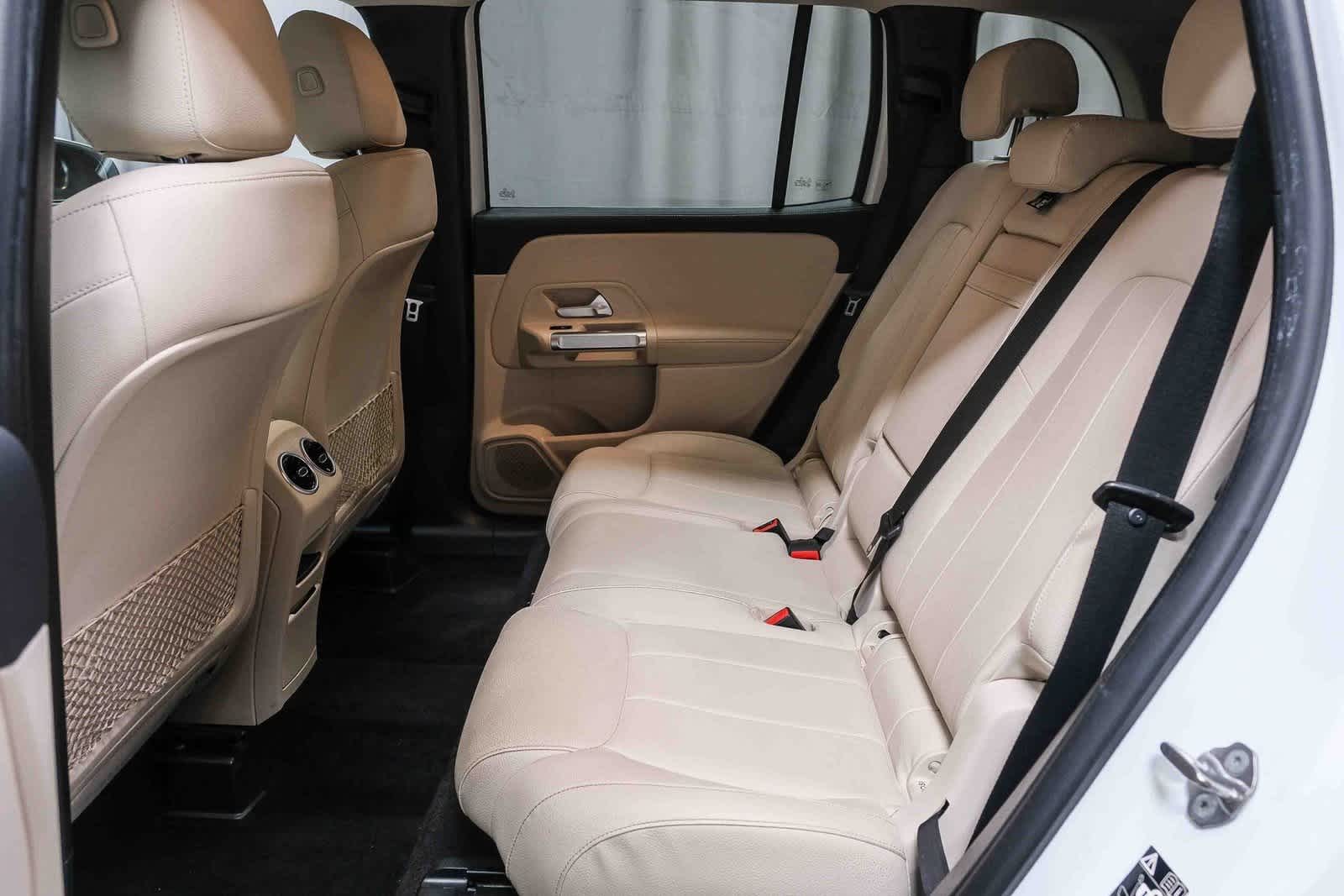 Thumbnail: 2022 Mercedes-Benz GLB - 18