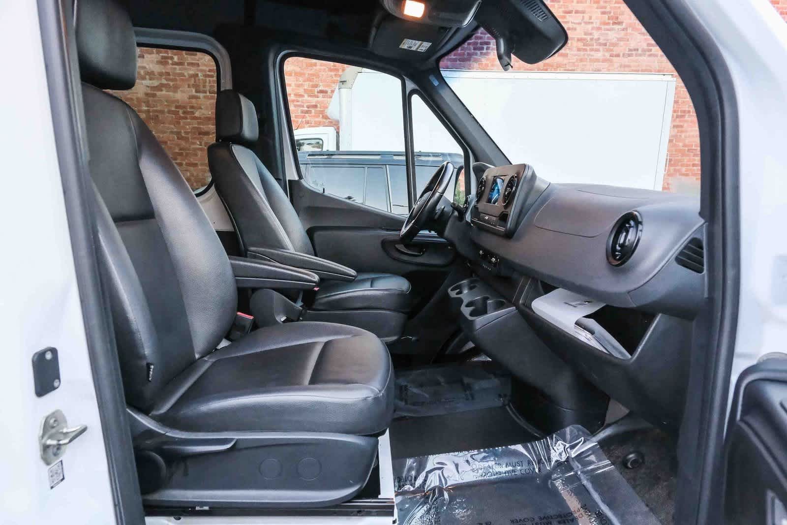 Thumbnail: 2022 Mercedes-Benz Sprinter - 17