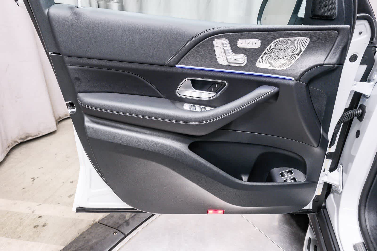 Thumbnail: 2026 Mercedes-Benz GLE - 19