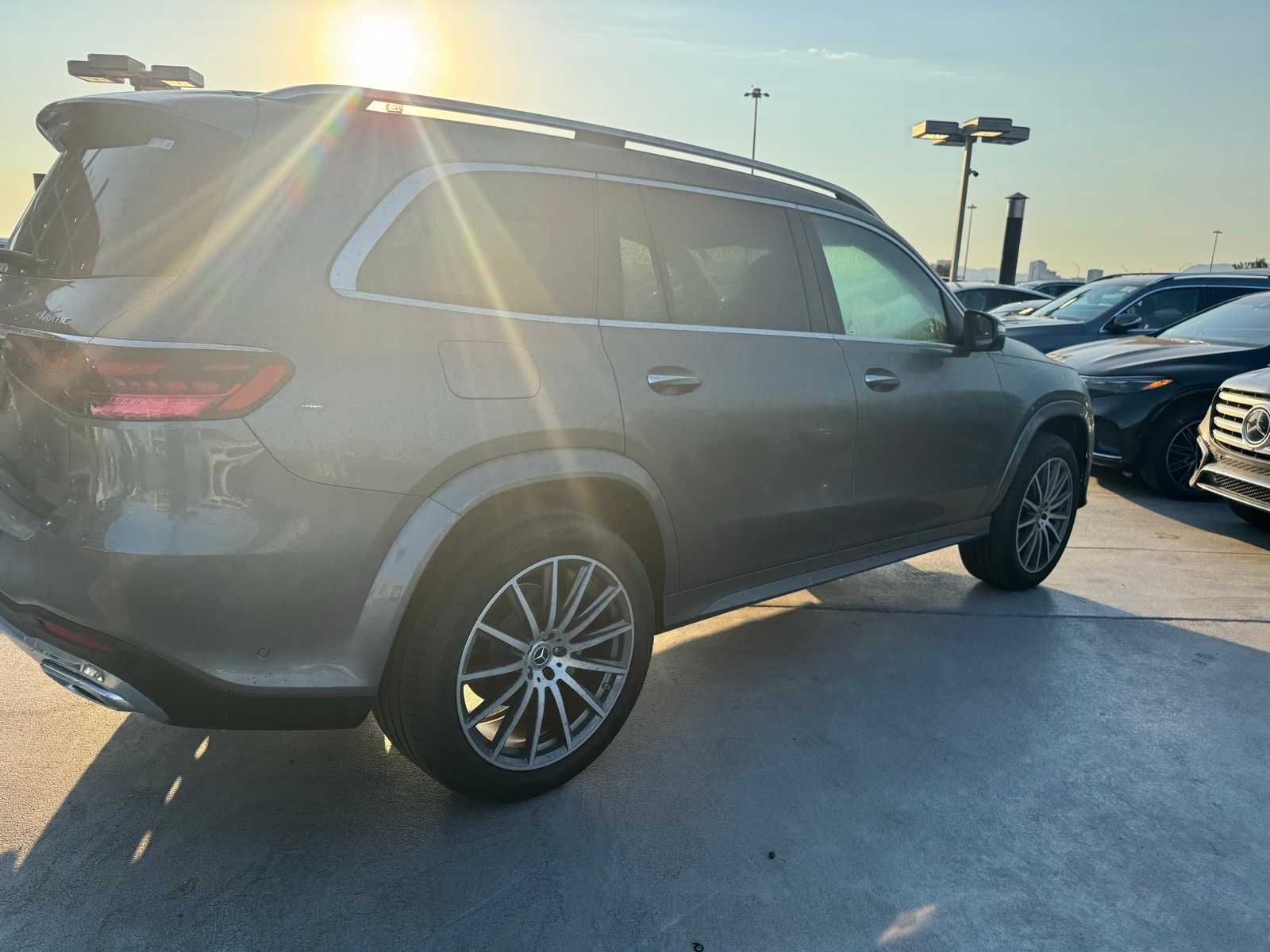 Thumbnail: 2025 Mercedes-Benz GLS - 4